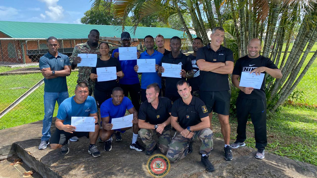 Gezamenlijke-sporttraining-van-legers-Suriname-en-Frans-Guyana