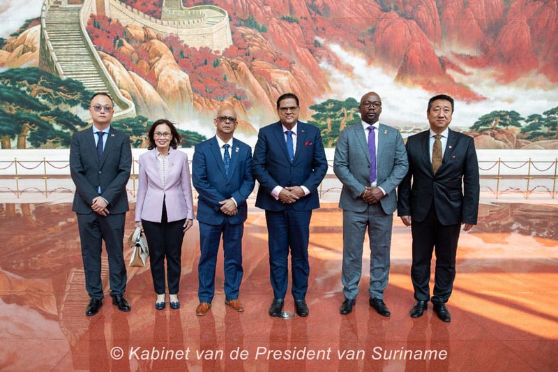 Read more about the article President Santokhi krijgt rondleiding in Museum of the Chinese Communist Party