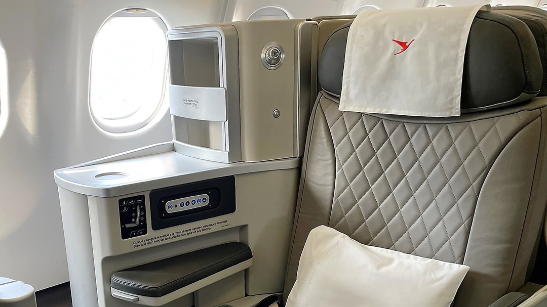 suriname-airways-slm-business-class