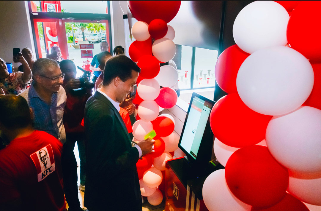 DSB-introduceert-innovatieve-POS-Kiosk-bij-KFC-Ringweg