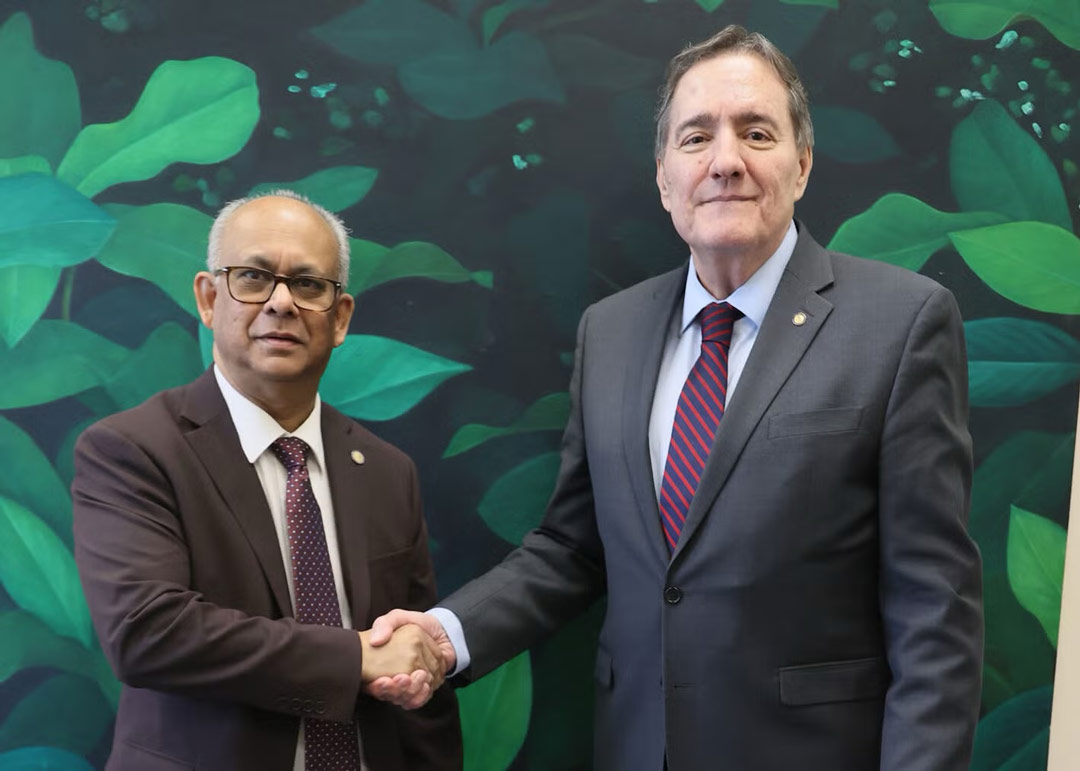 Read more about the article Secretaris-generaal van OAS Albert Ramdin bespreekt gezondheidsprioriteiten met PAHO-directeur