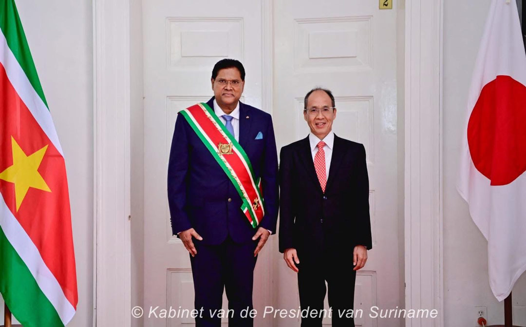 Read more about the article Nieuwe ambassadeurs versterken diplomatieke banden met Suriname