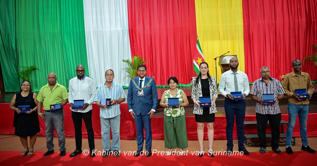 Read more about the article President decoreert 169 bloeddonoren voor levensreddende bijdrage