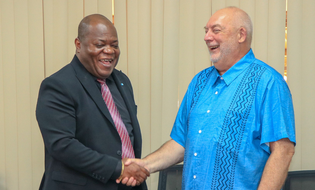 Read more about the article Minister Bee ontvangt ICT-consultant voor presentatie digitalisering