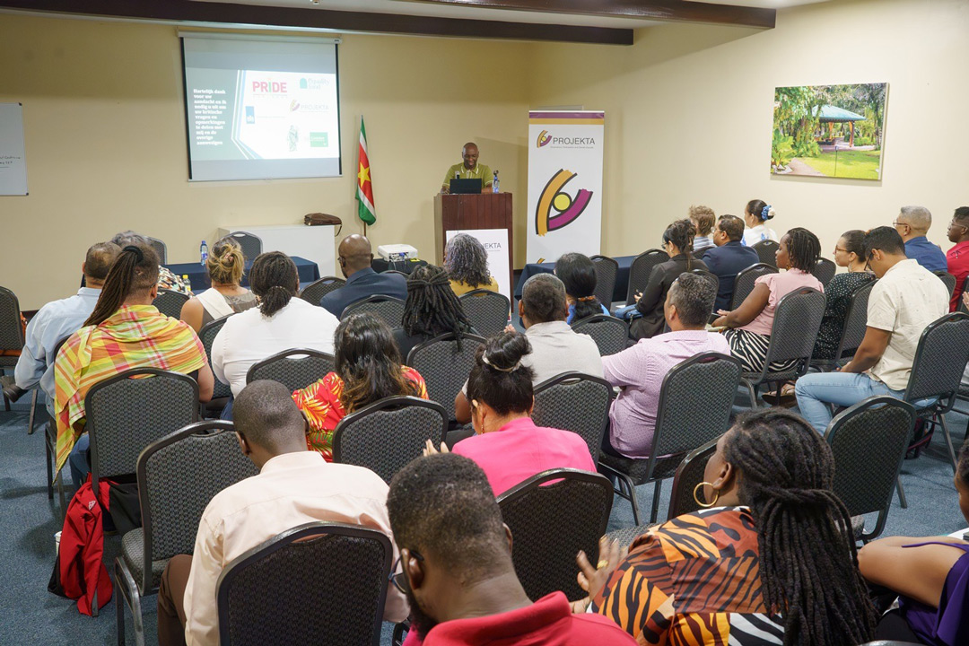 Read more about the article Nieuw Burgerlijk Wetboek beschermt LGBTQ+-gemeenschap nog niet volledig