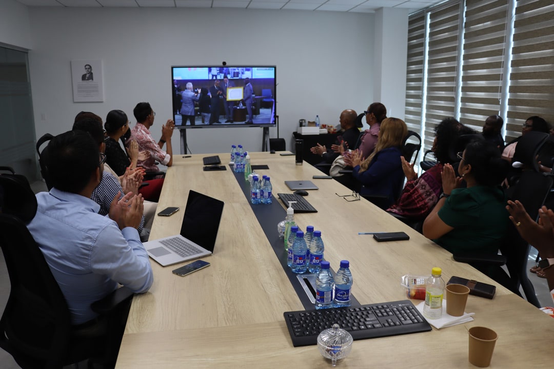 Read more about the article Suriname ontvangt officieel malariacertificaat in Washington D.C.