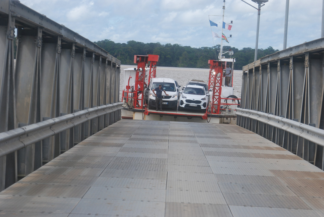 Read more about the article Veerboot La Gabrielle hervat dienst tussen Albina en Saint-Laurent