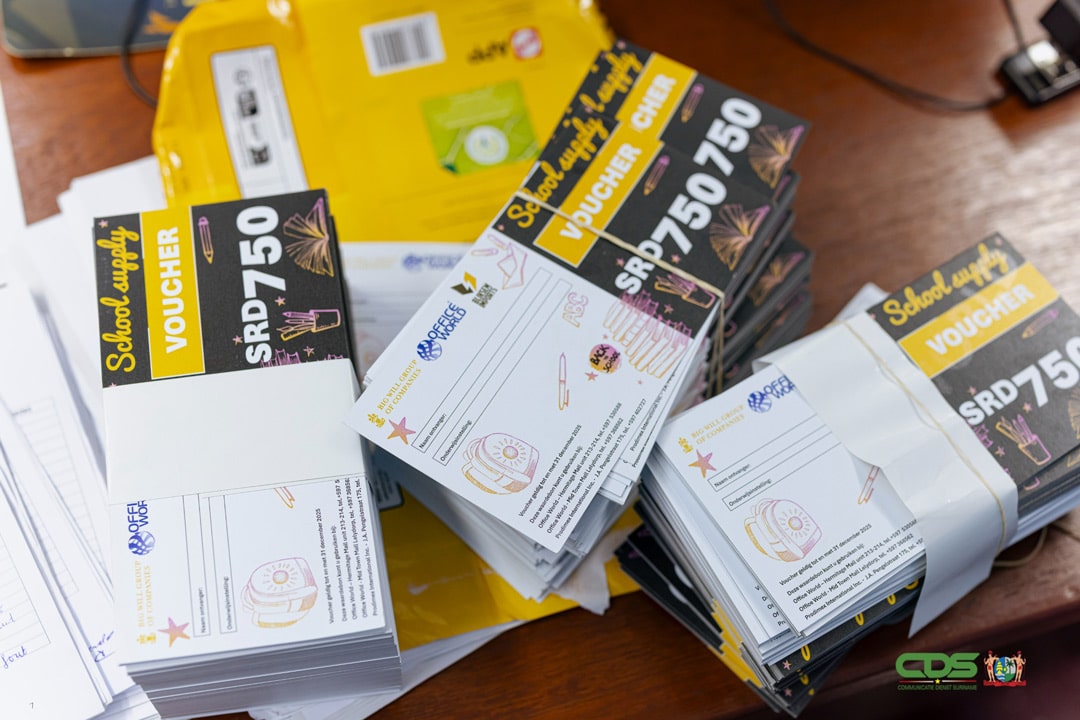 Read more about the article Vakantiejobbers “Krin Kondre”-project beloond door overheid en private sector