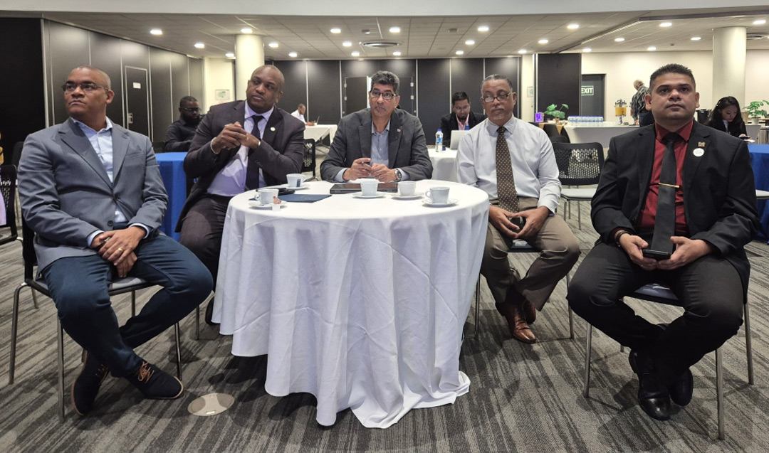 Read more about the article Minister Bouva benadrukt partnerschap en transparantie bij investeringsfacilitatie