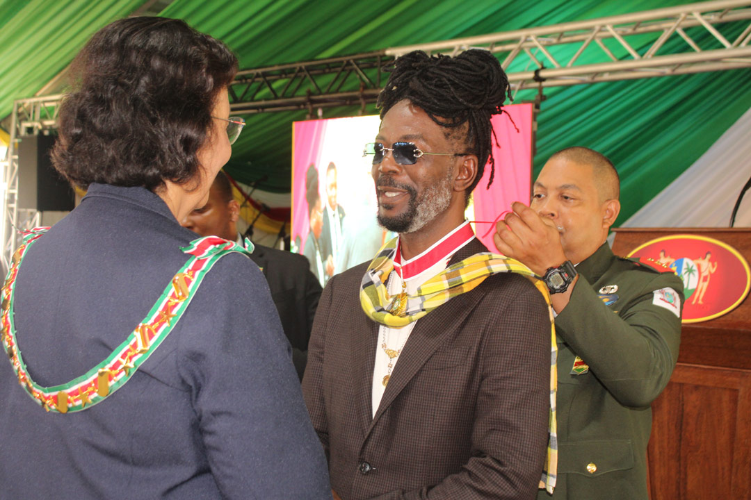 Read more about the article Bijkans 190 Surinamers gedecoreerd voor onmiskenbare inzet