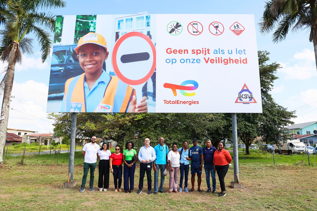 Read more about the article TotalEnergies onthult verkeersveiligheidsbillboard bij Zorg en Hoop