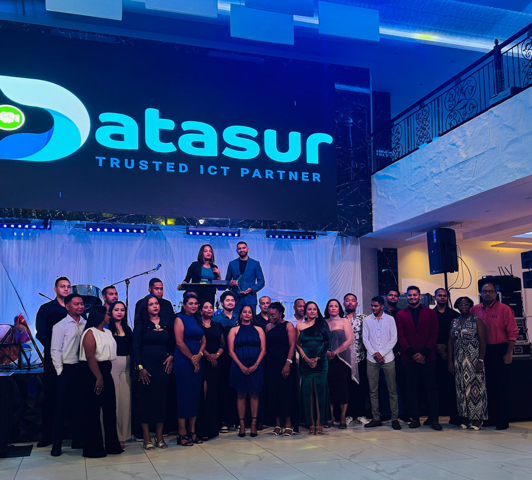 Read more about the article Datasur en CEO Ramlakhan krijgen onderscheiding als beste in regio