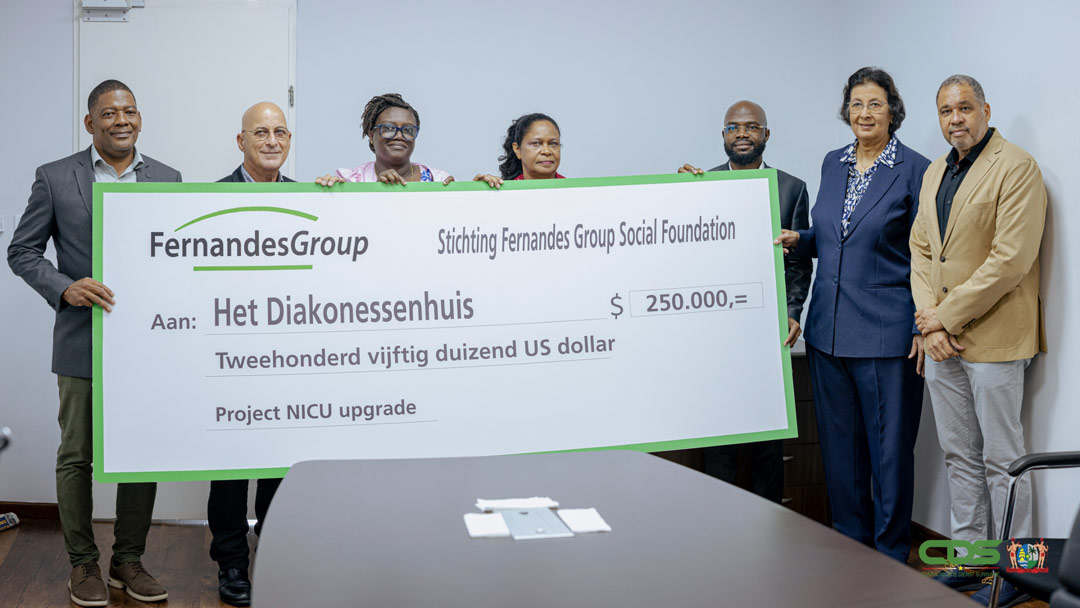 Read more about the article Fernandes Social Foundation doneert euro 250.000 voor renovatie couveuse-afdeling Diakonessenhuis