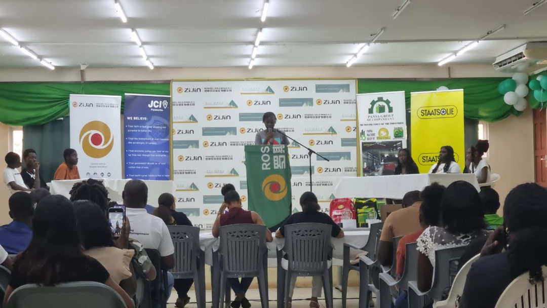 Read more about the article Debatcompetitie Brokopondo draait om stem, ideeën en toekomst