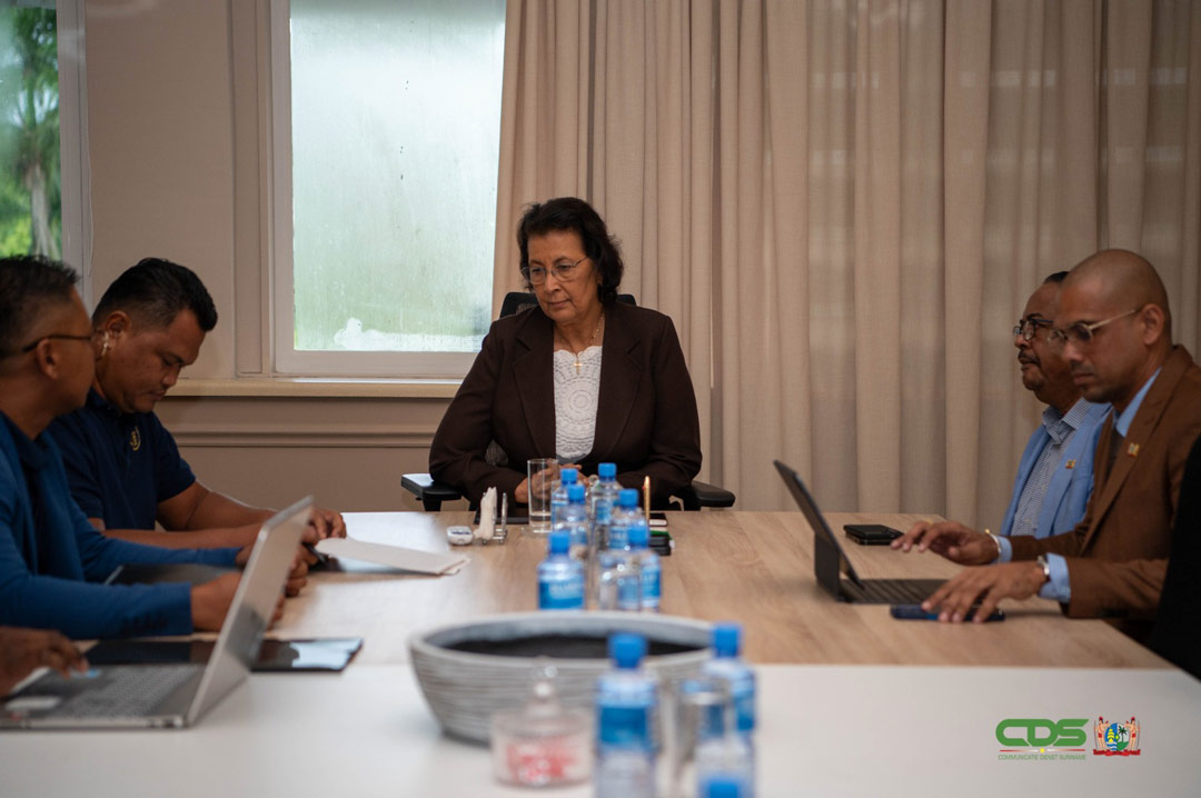 Read more about the article President ontvangt SATCA voor spoedoverleg over luchtverkeersleiding