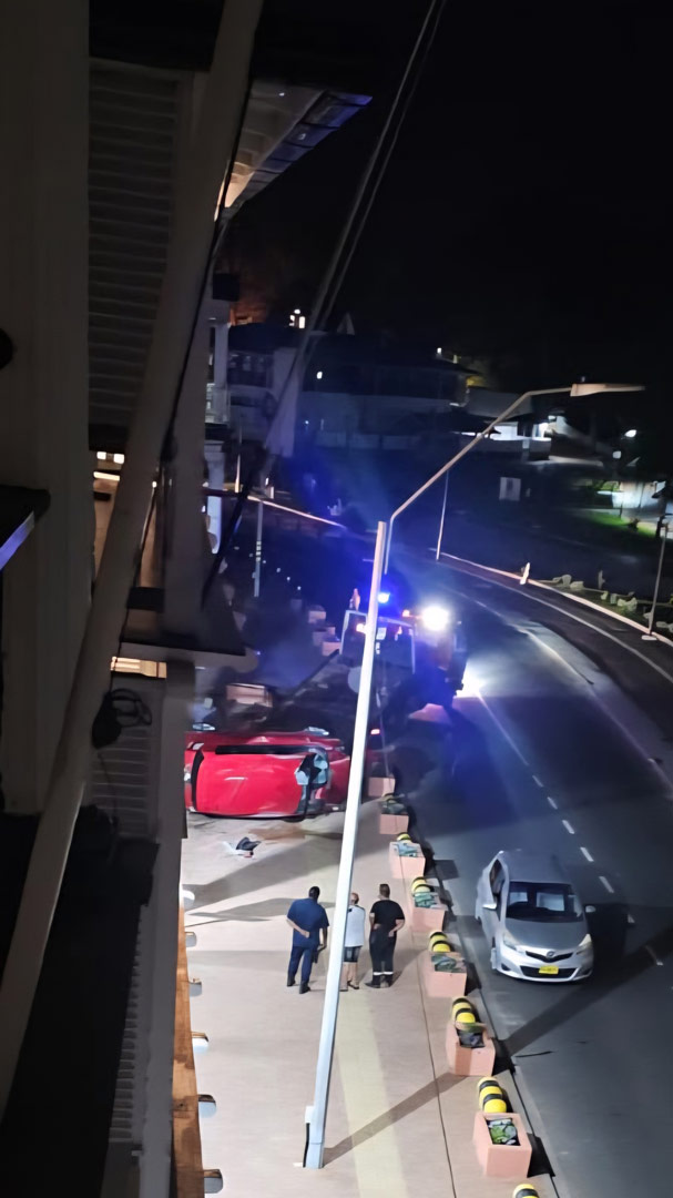 Read more about the article Straatrace eindigt in ravage langs Waterkant