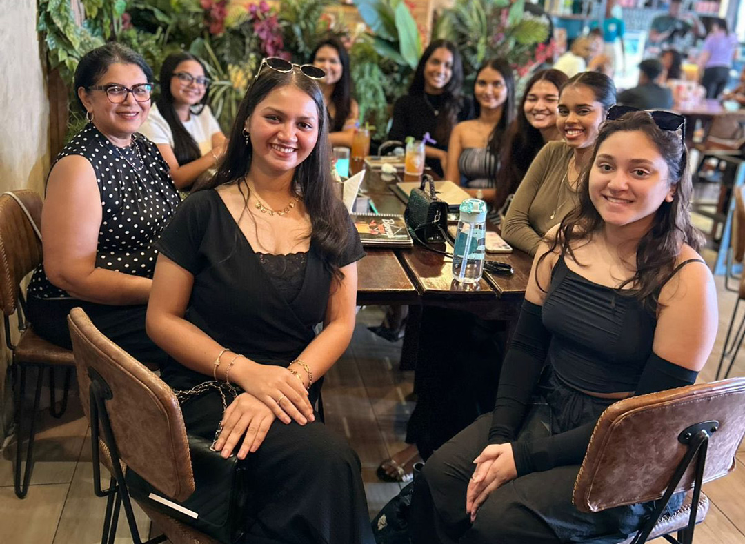 Read more about the article Deelneemsters Miss India Suriname zetten zich in voor sociale projecten