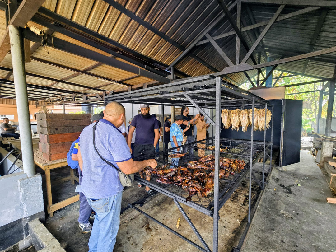 Mark-Lall-Visserscollectief-in-Commewijne