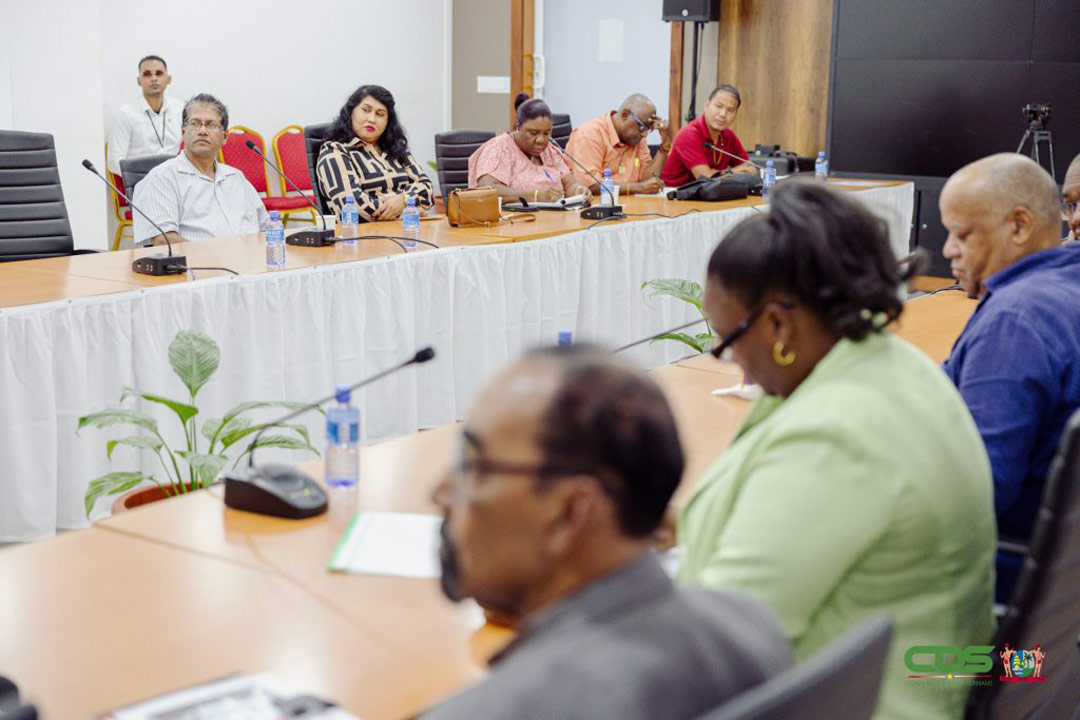 Ravaksur-en-COL-president-simons