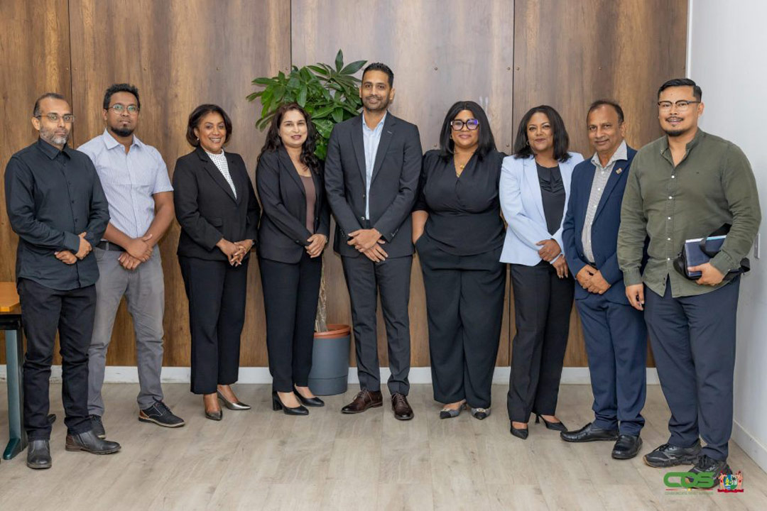 Vertegenwoordigers-van-het-Suri-naamse-bedrijfsleven–kabinet-president Vertegenwoordigers-van-het-Suri-naamse-bedrijfsleven--kabinet-president