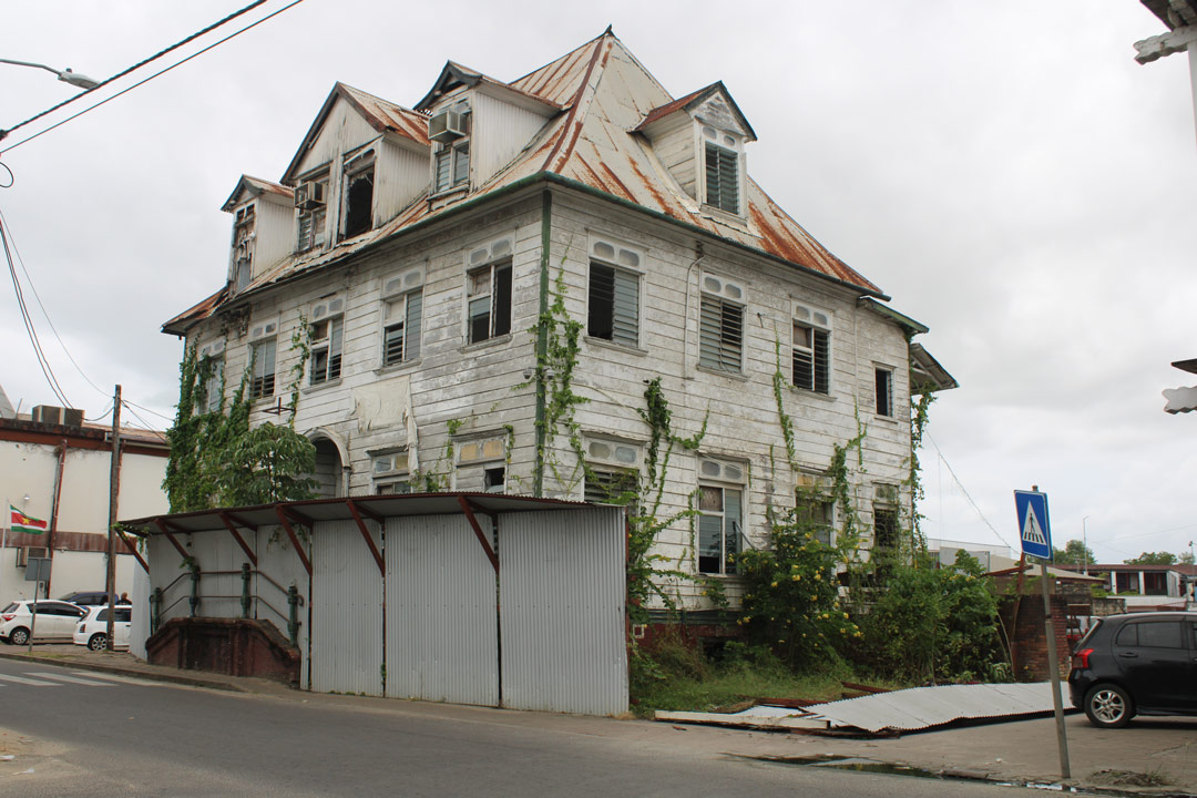 politiebureau-Keizerstraat-bouwschutting