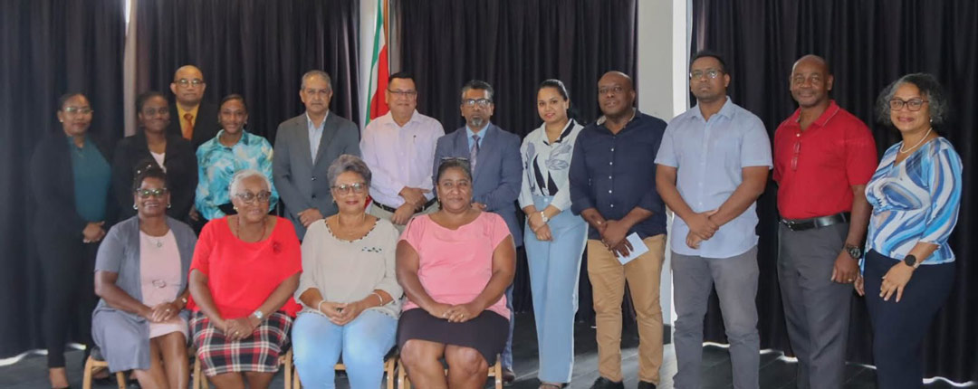 Read more about the article Nieuw Arbeidsadviescollege geïnstalleerd: focus op sterke sociale dialoog