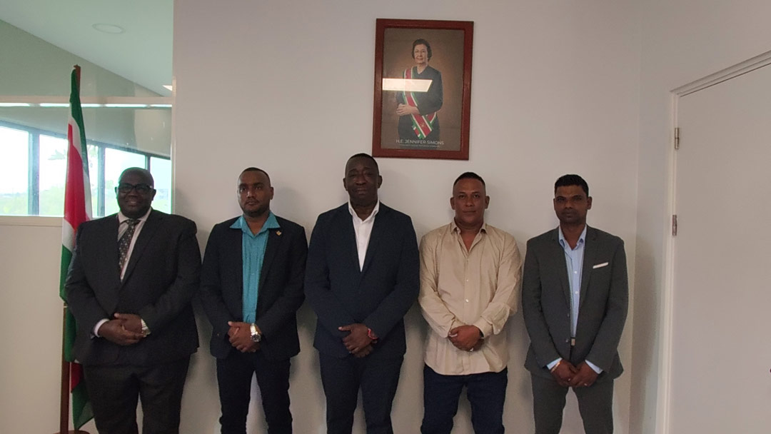 Read more about the article Nieuwe RvC-Canawaima geïnstalleerd