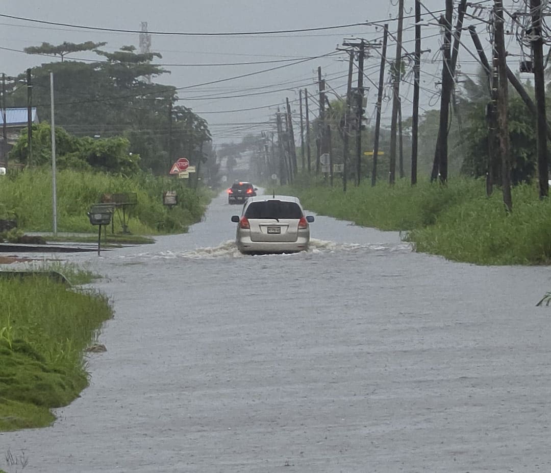 wateroverlast-zware-regen-paramaribo-noord