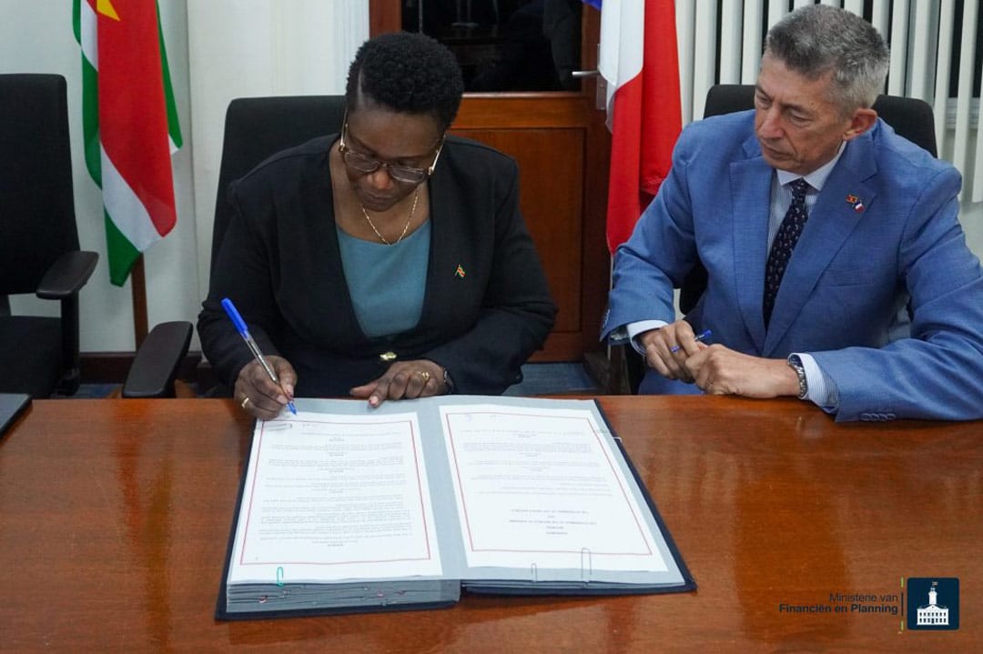 Suriname-lostleningen-bij-Paris-Club-vervroegd-af Suriname-lostleningen-bij-Paris-Club-vervroegd-af
