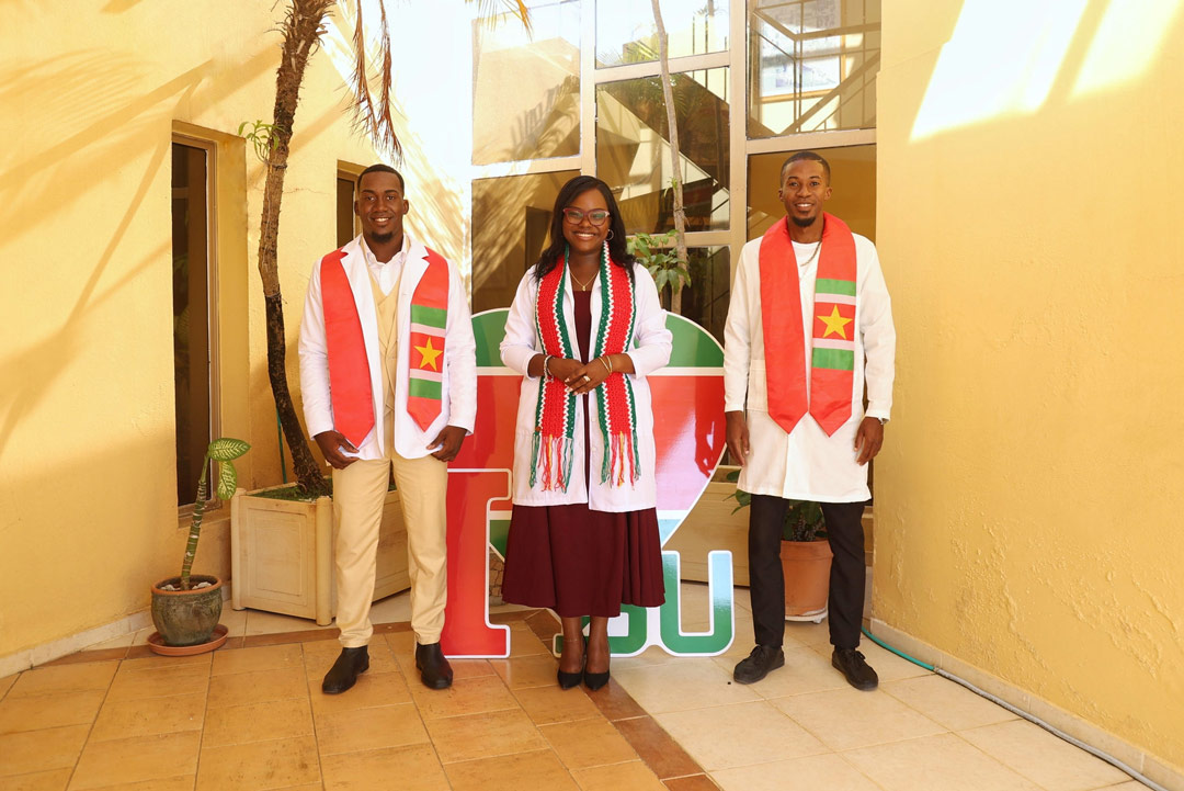 Zes-Surinaamse-studenten-behalen-artsendiploma-op-Cuba