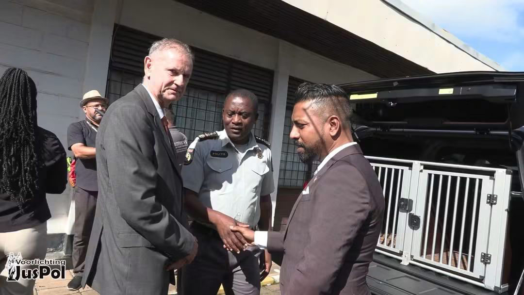 minister-van-Justitie-en-Politie-Harish-Monorath-politieattaché-Lion-Theuns