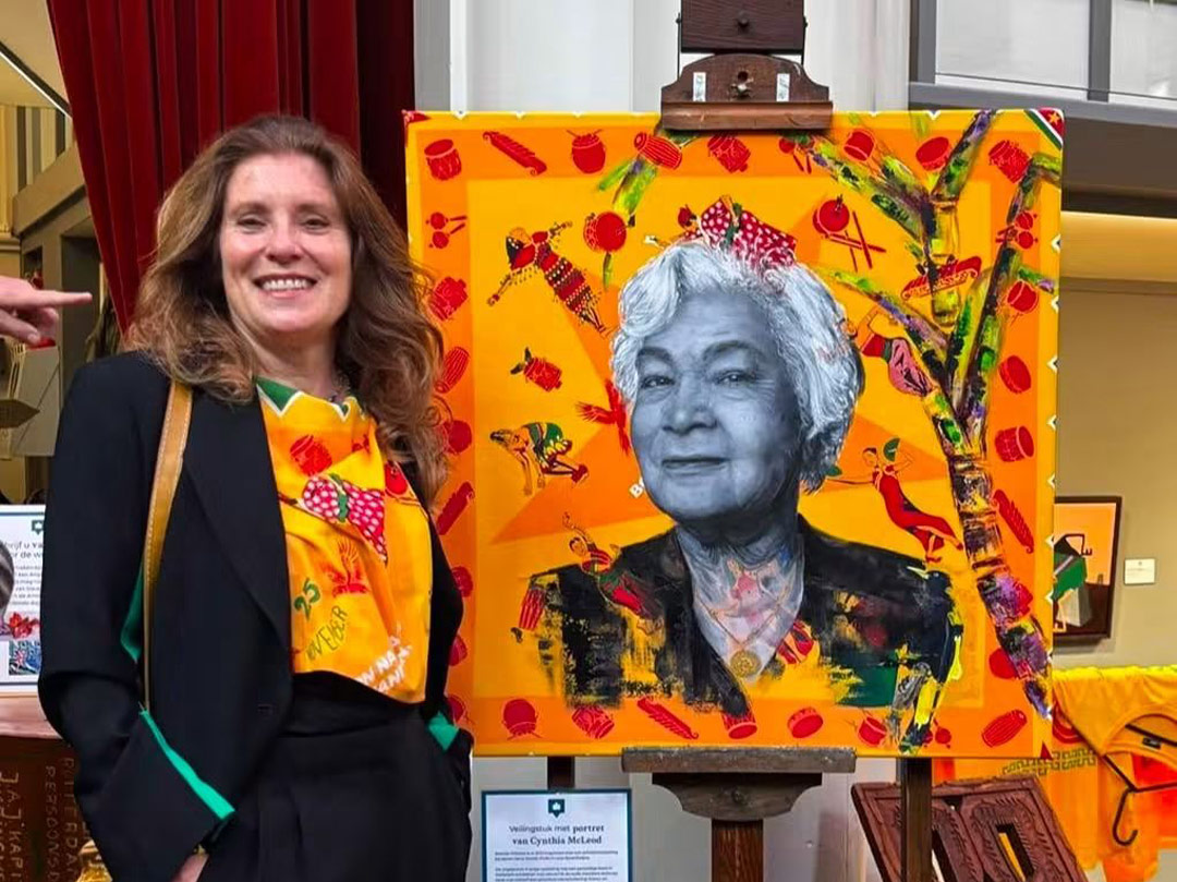 portret-van-Cynthia-McLeod-kunstenares-Brenda-Willems