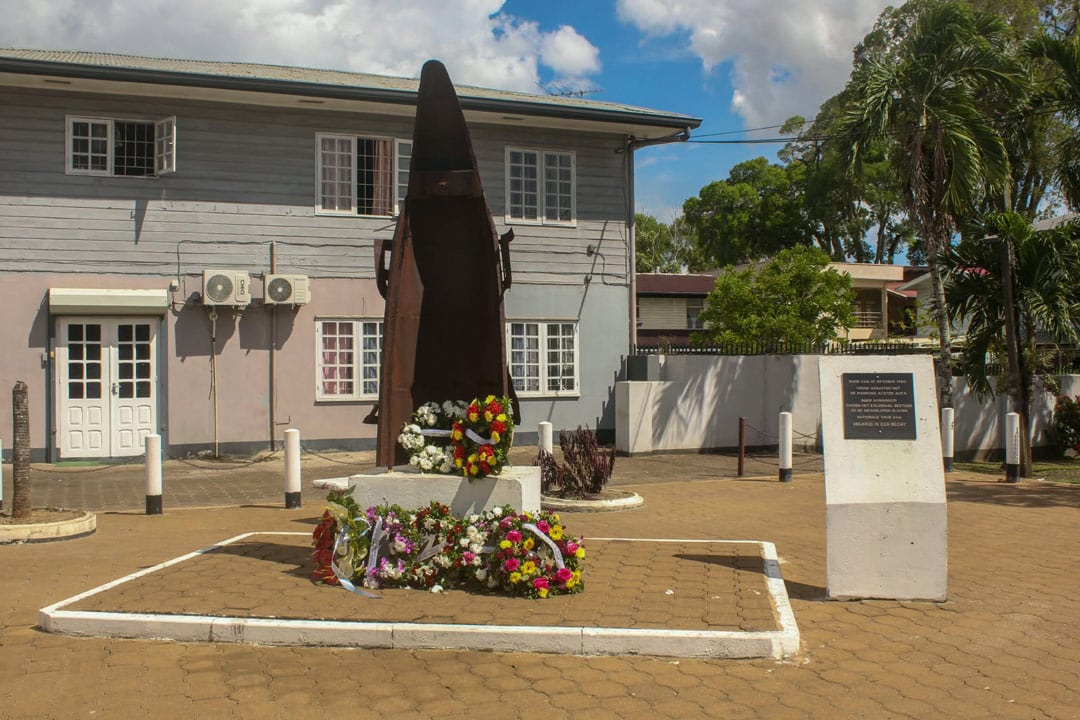 Marron-dag-Monument-van-10-oktober